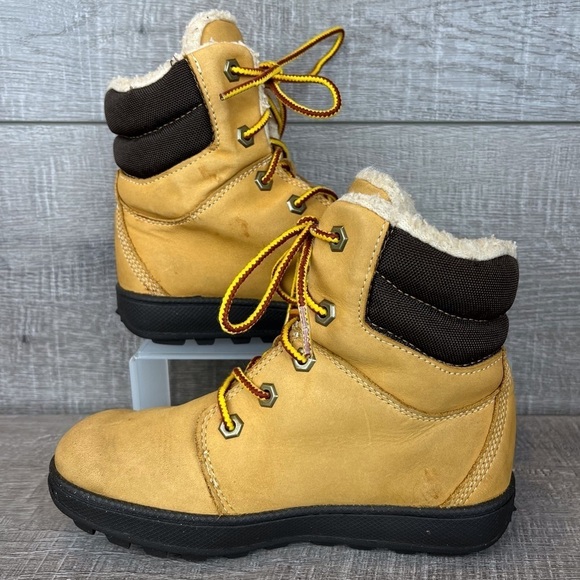 Timberland Y13.5 wheat leather fleece lined boots - Picture 2 of 16